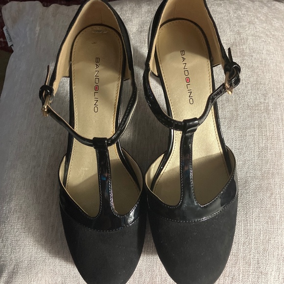 Bandolino Madelon 71/2 Patent/Suede T-Strap Heels Shoes  *Almost New Barely Wor - Picture 1 of 4